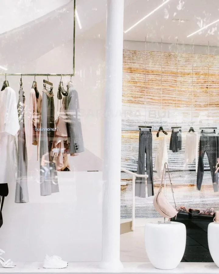 Áo sơ mi linen form rộng, màu dễ mặc